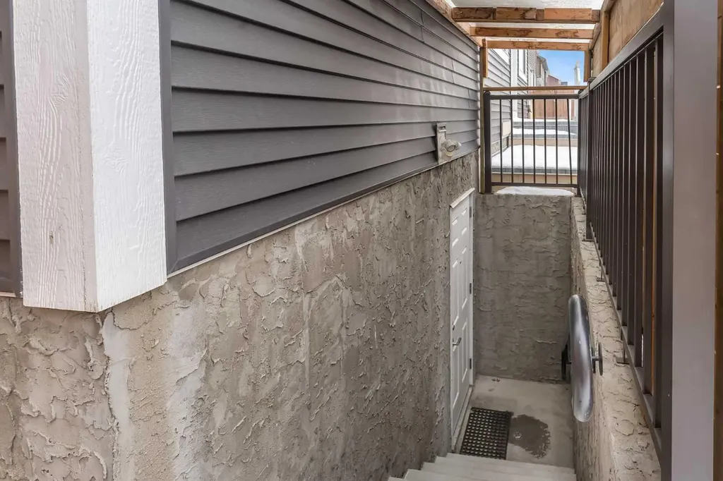 272 Aspenmere Way Chestermere AB T1X 0Y2