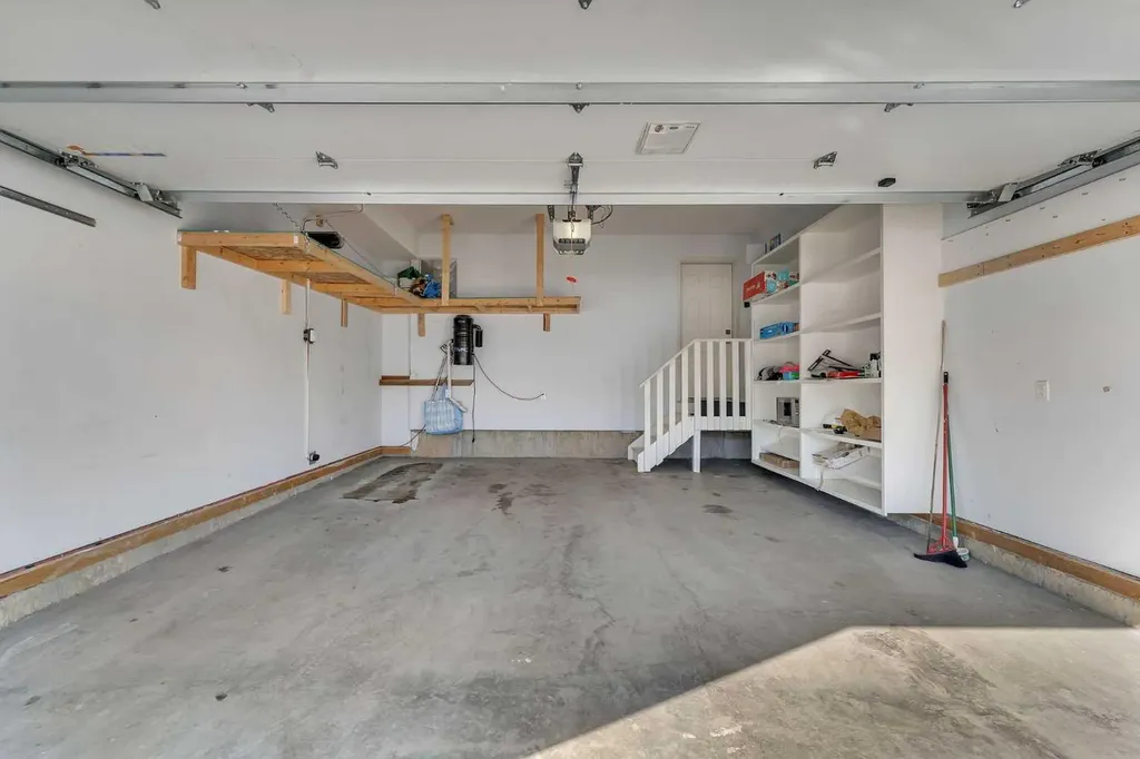 272 Aspenmere Way Chestermere AB T1X 0Y2