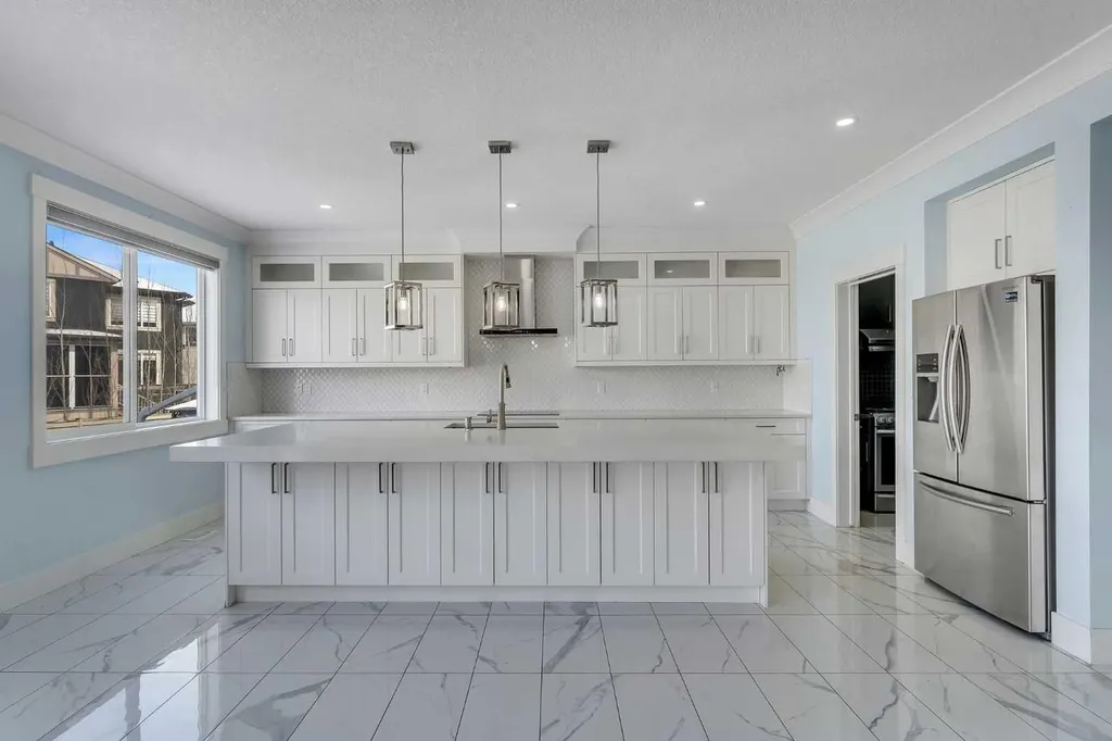272 Aspenmere Way Chestermere AB T1X 0Y2