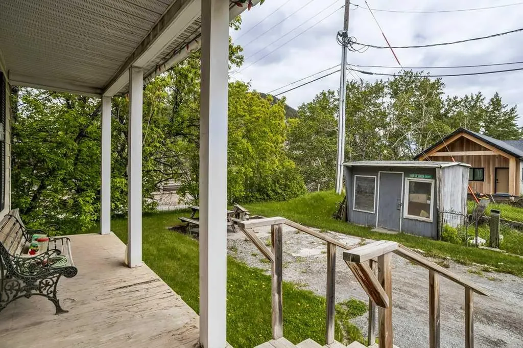 5 Mt. Laurie Road Exshaw AB T0L 2C0