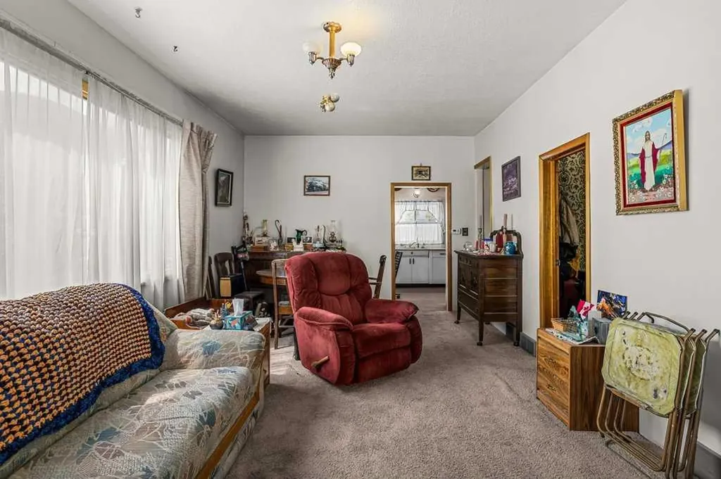 5 Mt. Laurie Road Exshaw AB T0L 2C0