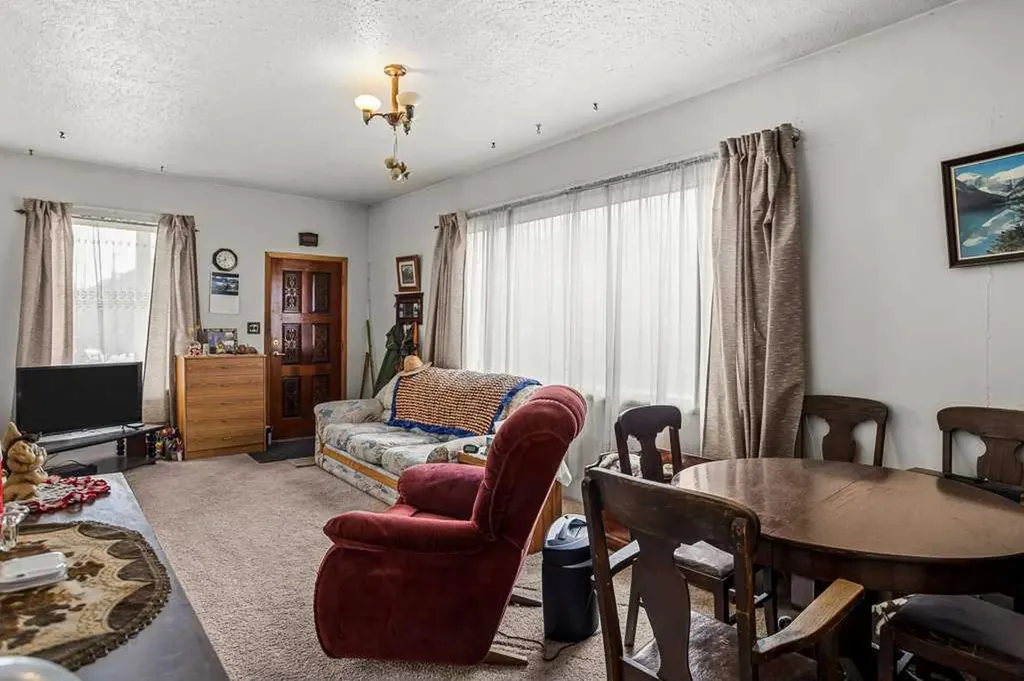 5 Mt. Laurie Road Exshaw AB T0L 2C0