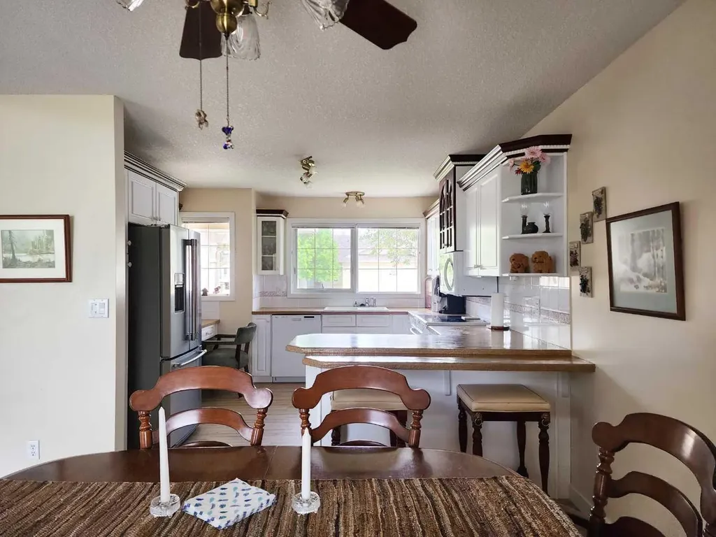 240 Heritage Boulevard W Lethbridge AB T1K 6W9