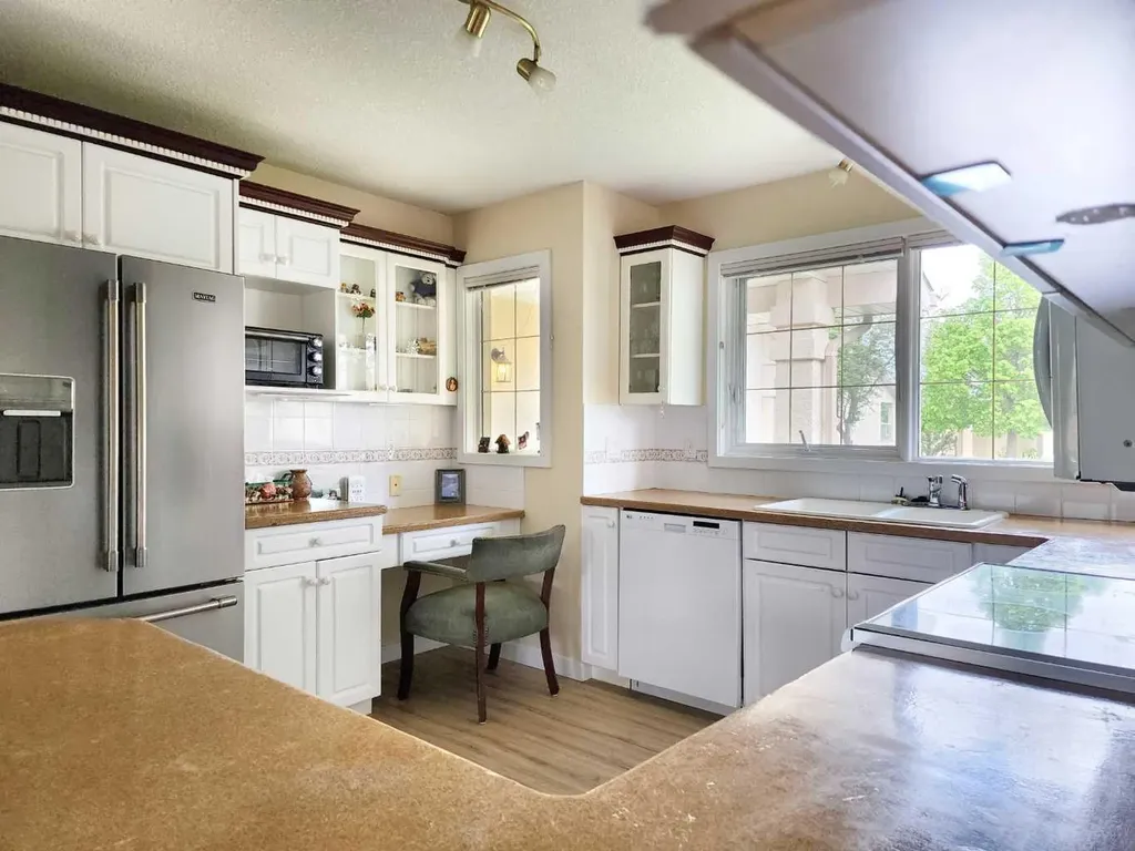 240 Heritage Boulevard W Lethbridge AB T1K 6W9