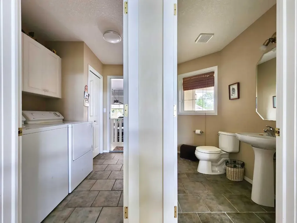 240 Heritage Boulevard W Lethbridge AB T1K 6W9