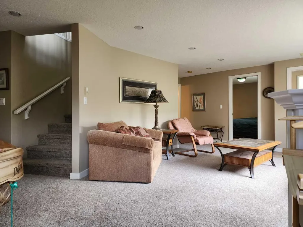 240 Heritage Boulevard W Lethbridge AB T1K 6W9