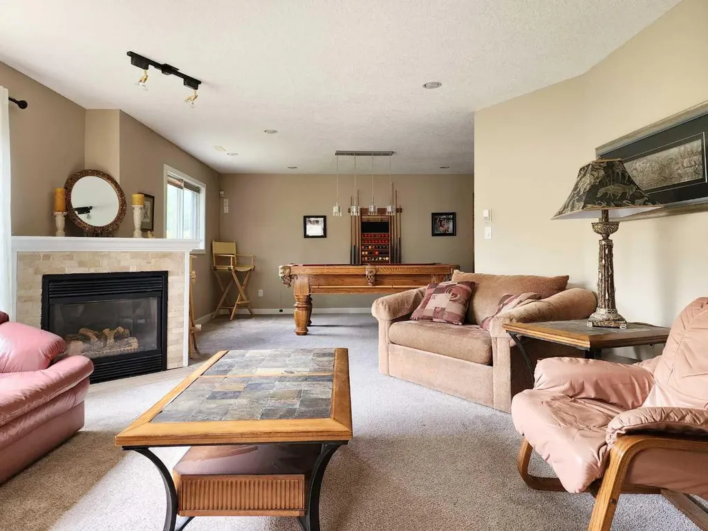 240 Heritage Boulevard W Lethbridge AB T1K 6W9