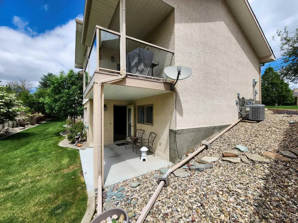 240 Heritage Boulevard W Lethbridge AB T1K 6W9