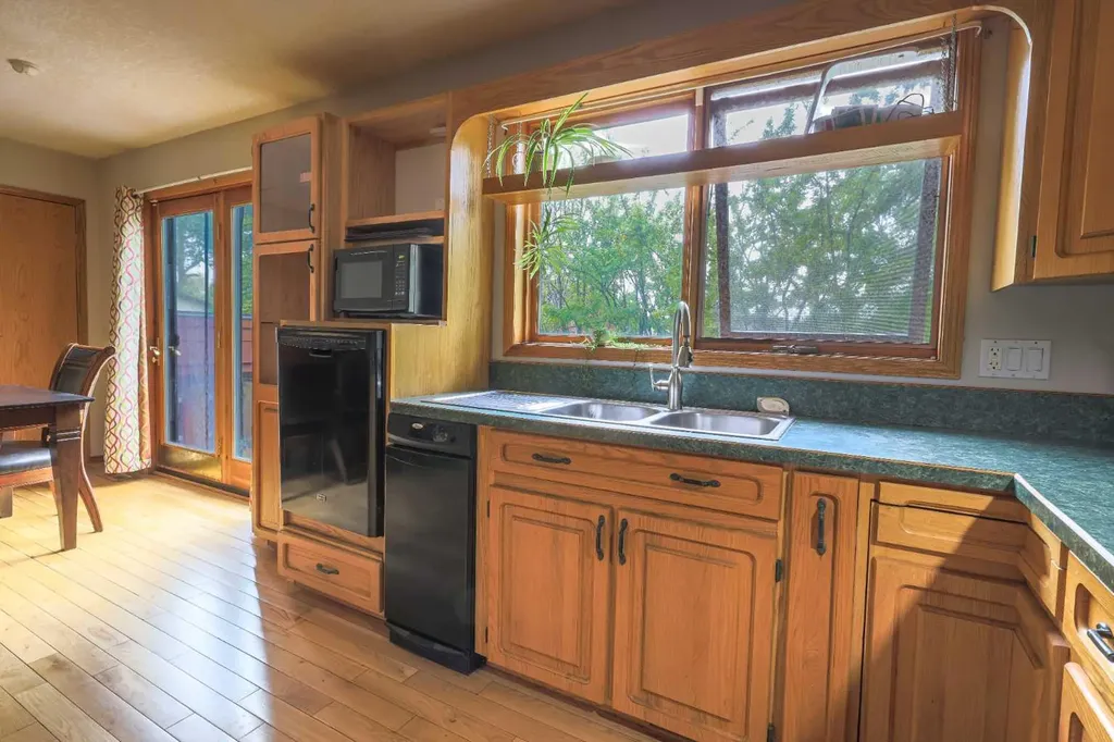 5314 57 Avenue Rocky Mountain House AB T4T 1M7