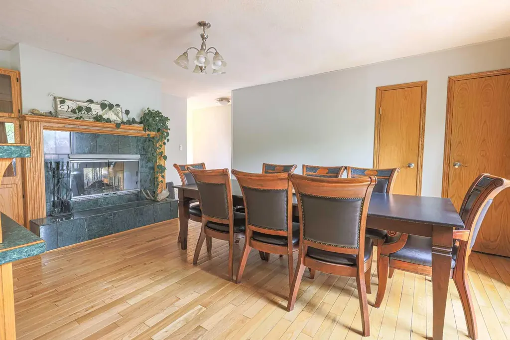 5314 57 Avenue Rocky Mountain House AB T4T 1M7