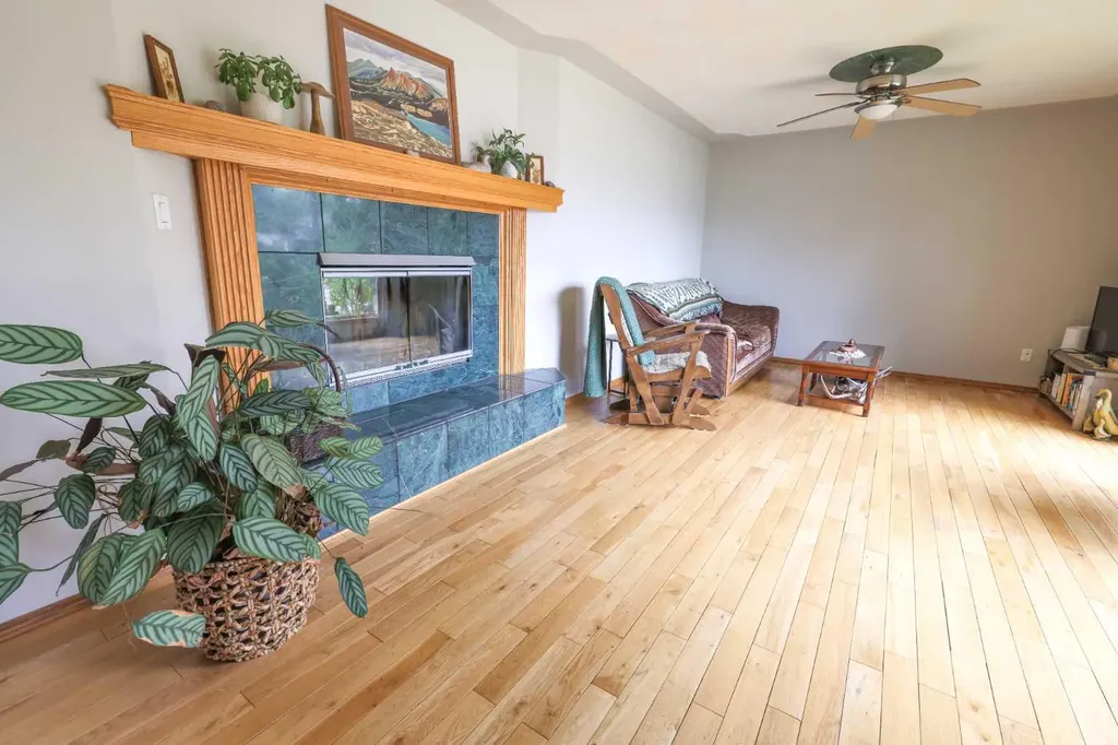 5314 57 Avenue Rocky Mountain House AB T4T 1M7
