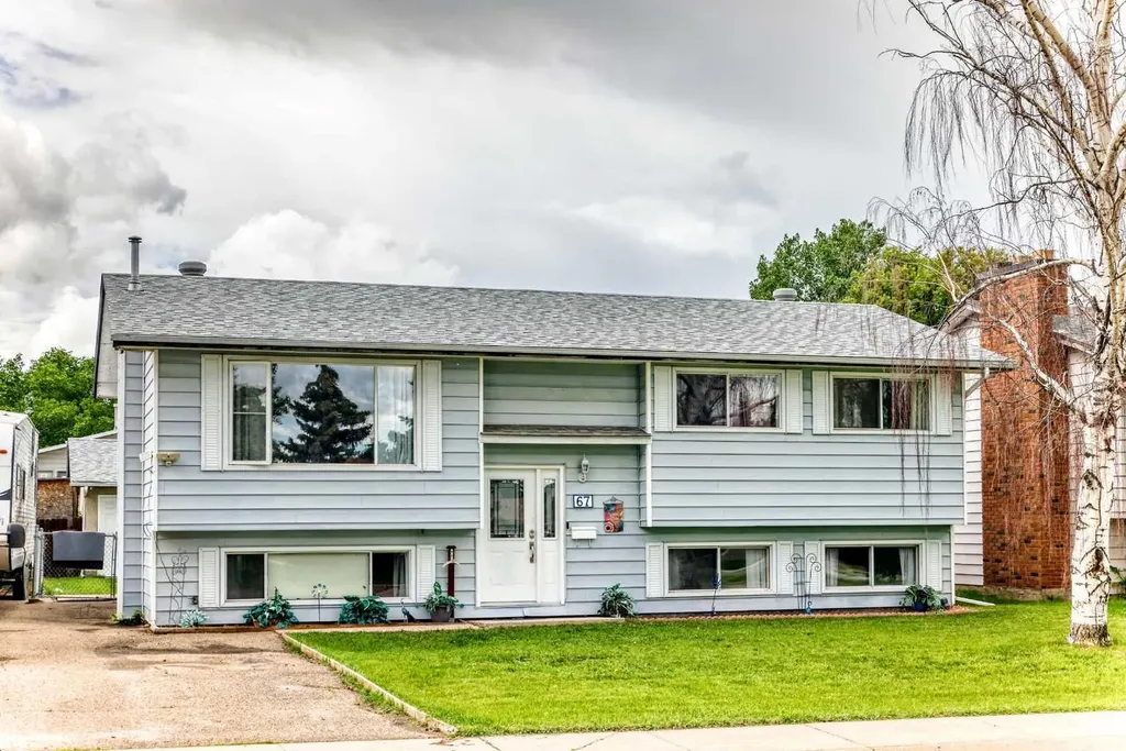 67 Newcombe Crescent Red Deer AB T4P1T9