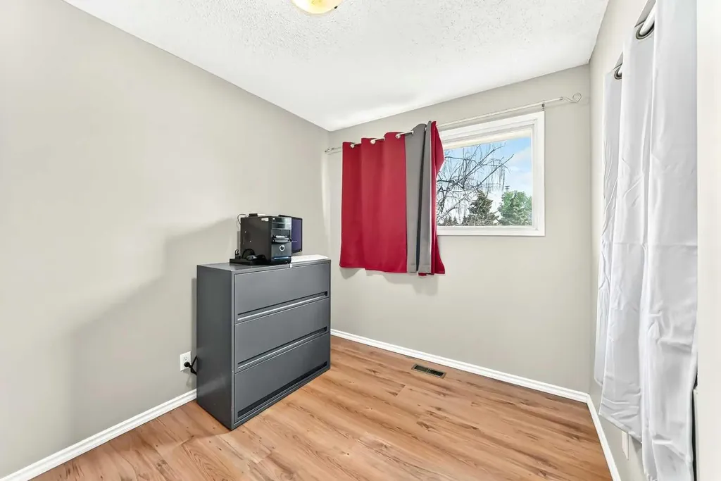 67 Newcombe Crescent Red Deer AB T4P1T9