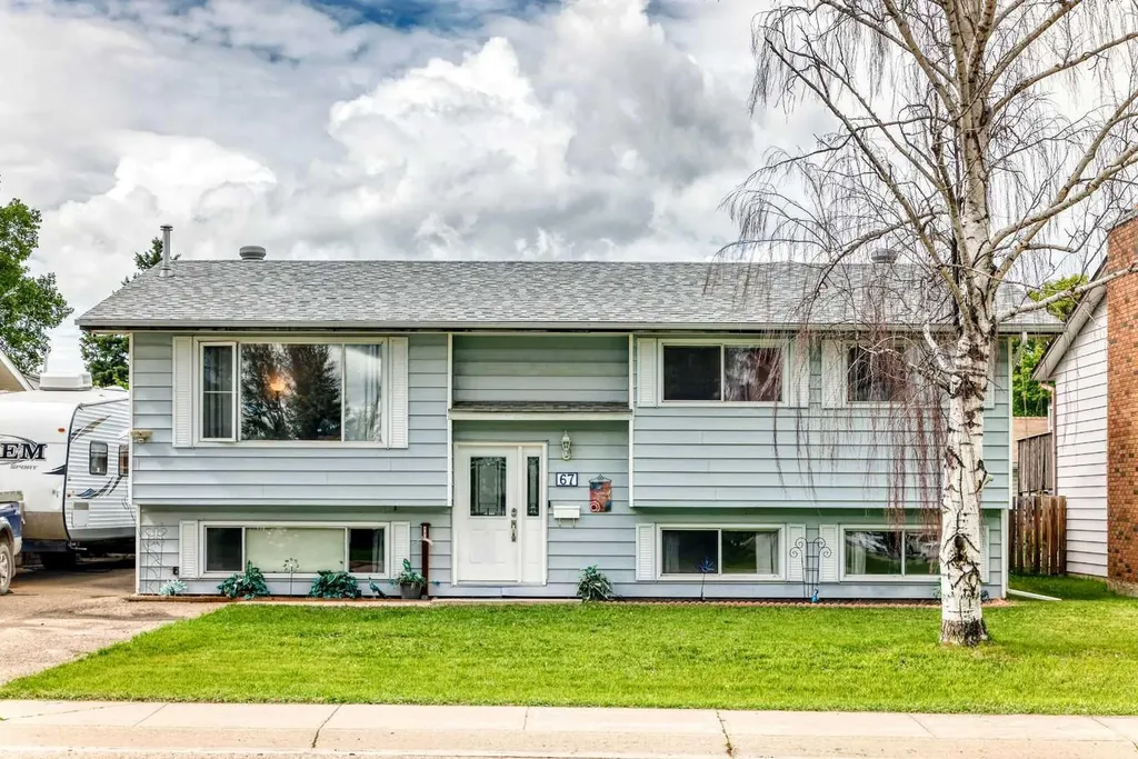 67 Newcombe Crescent Red Deer AB T4P1T9