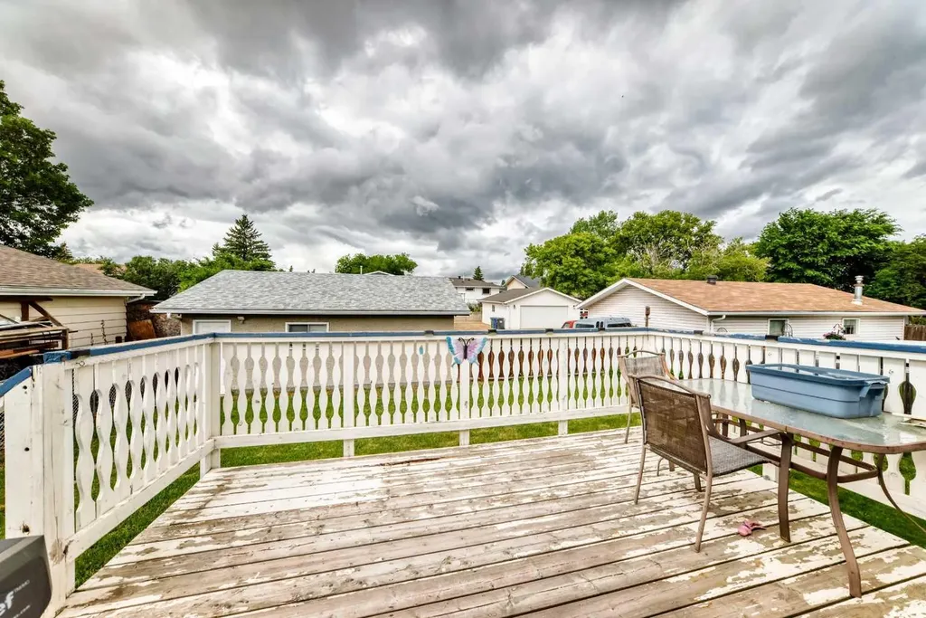 67 Newcombe Crescent Red Deer AB T4P1T9