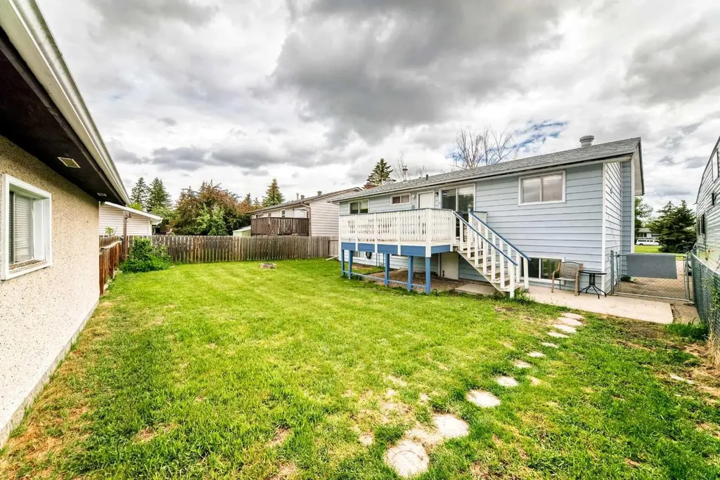 67 Newcombe Crescent Red Deer AB T4P1T9