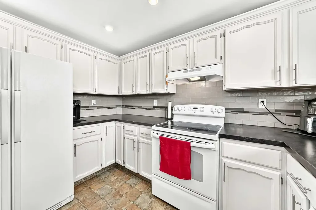67 Newcombe Crescent Red Deer AB T4P1T9