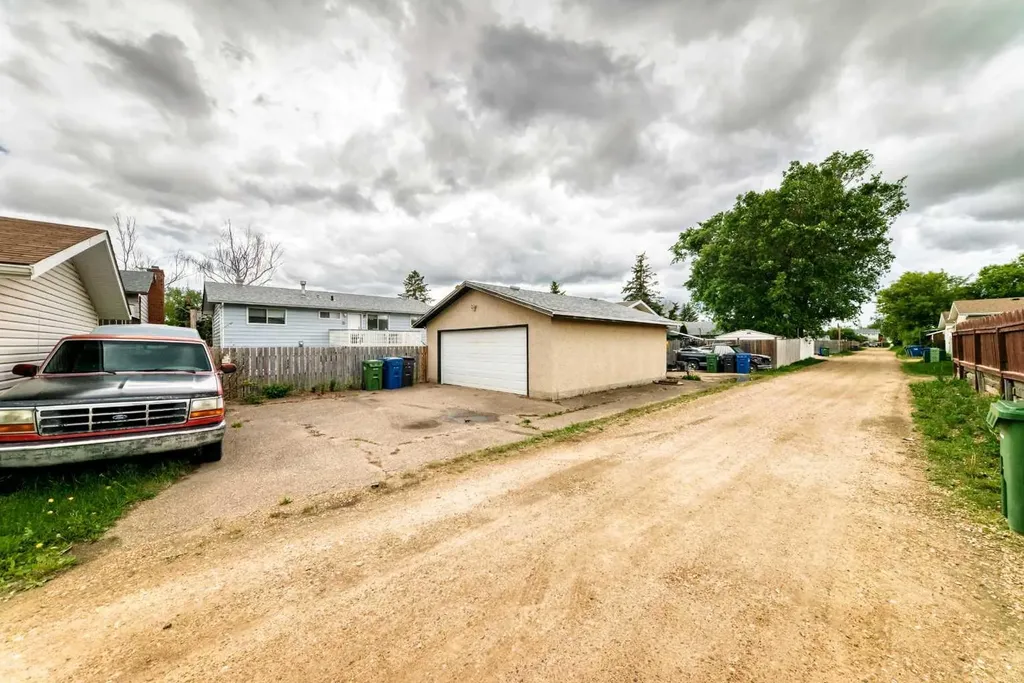 67 Newcombe Crescent Red Deer AB T4P1T9