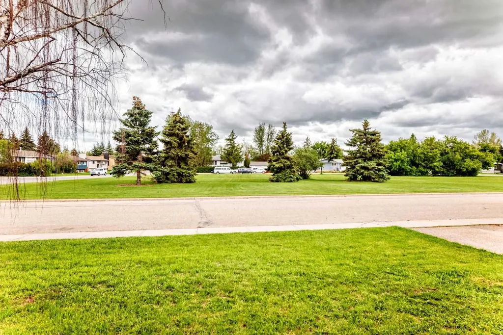 67 Newcombe Crescent Red Deer AB T4P1T9