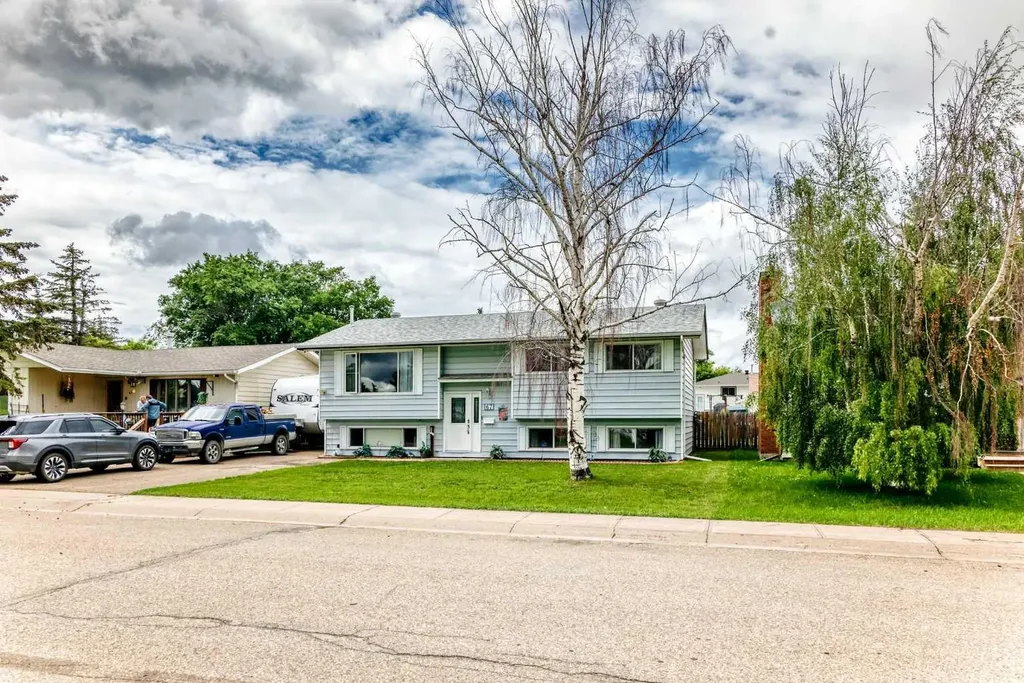 67 Newcombe Crescent Red Deer AB T4P1T9