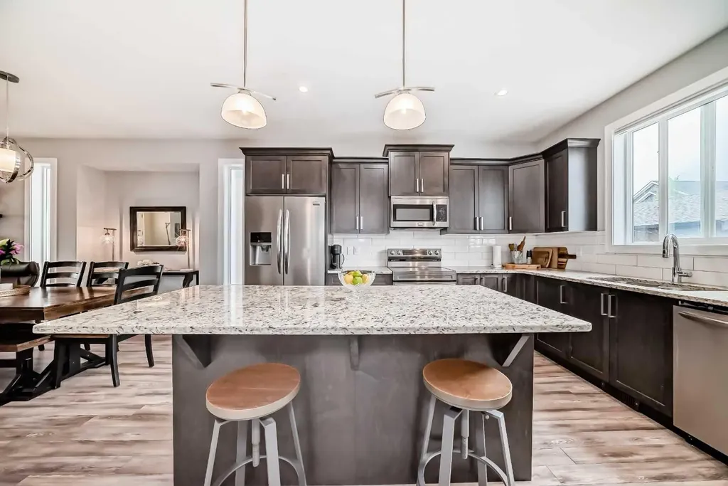 246 Cooperswood Green SW Airdrie AB T4B 3Y6