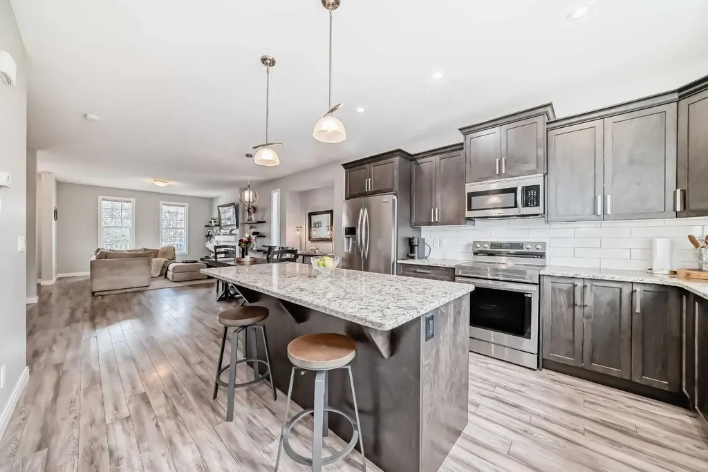 246 Cooperswood Green SW Airdrie AB T4B 3Y6