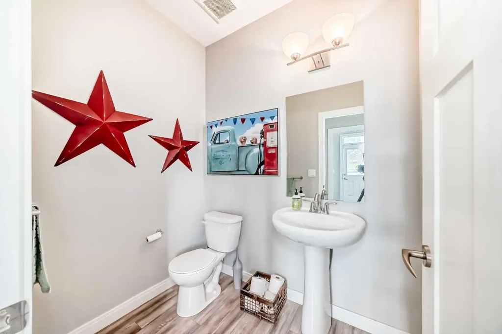 246 Cooperswood Green SW Airdrie AB T4B 3Y6