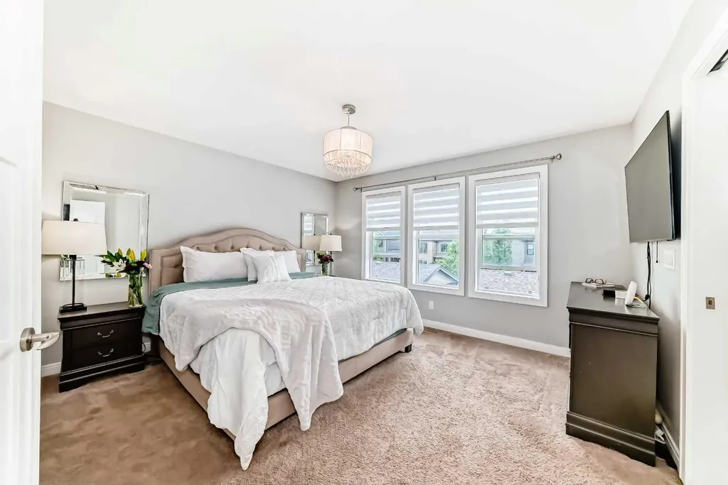 246 Cooperswood Green SW Airdrie AB T4B 3Y6
