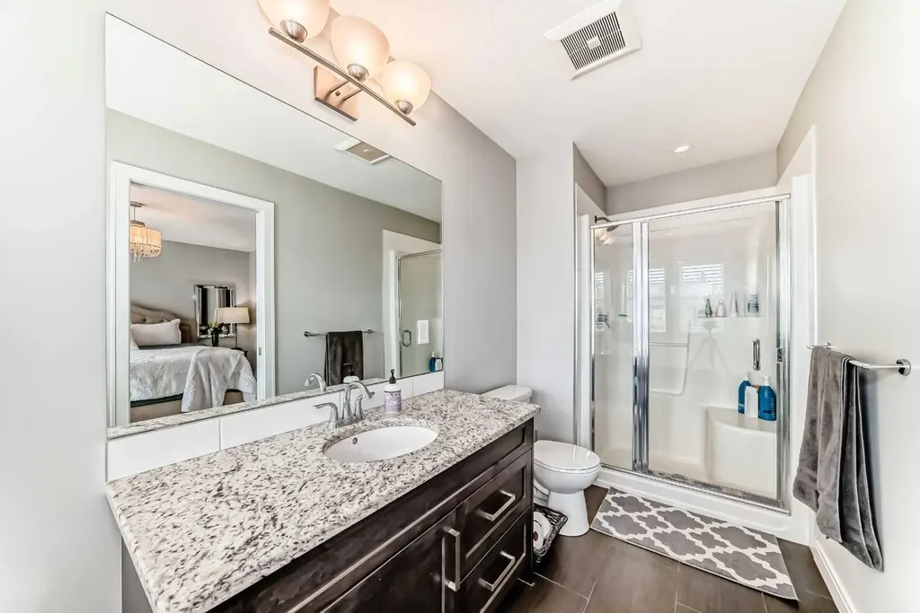246 Cooperswood Green SW Airdrie AB T4B 3Y6