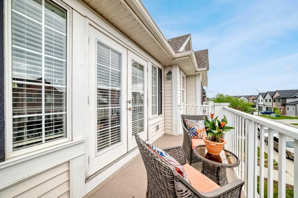 246 Cooperswood Green SW Airdrie AB T4B 3Y6