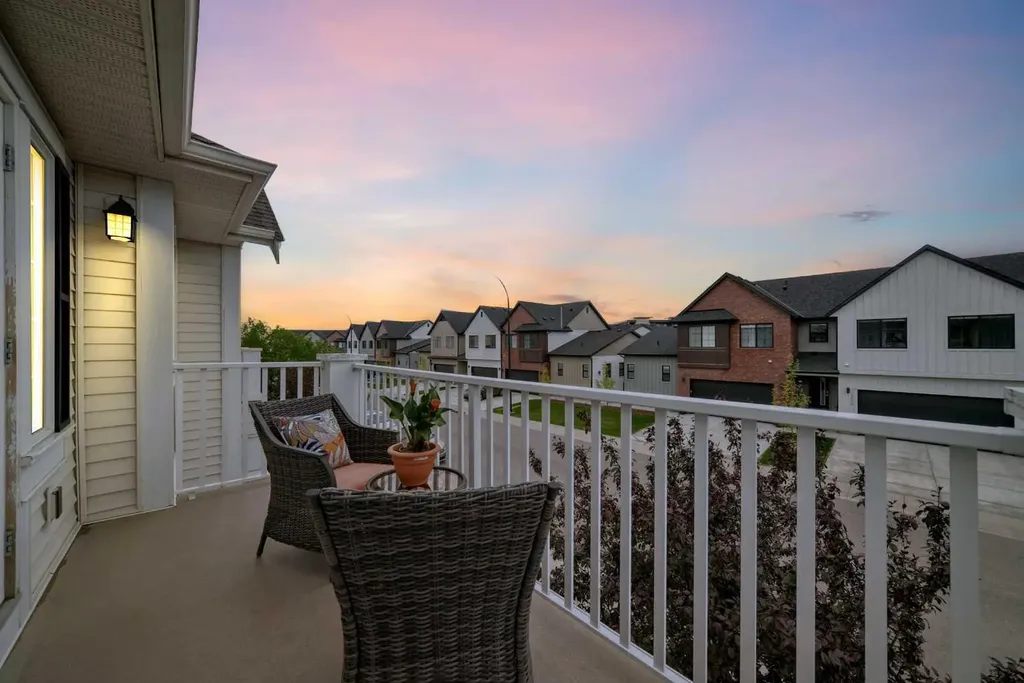 246 Cooperswood Green SW Airdrie AB T4B 3Y6