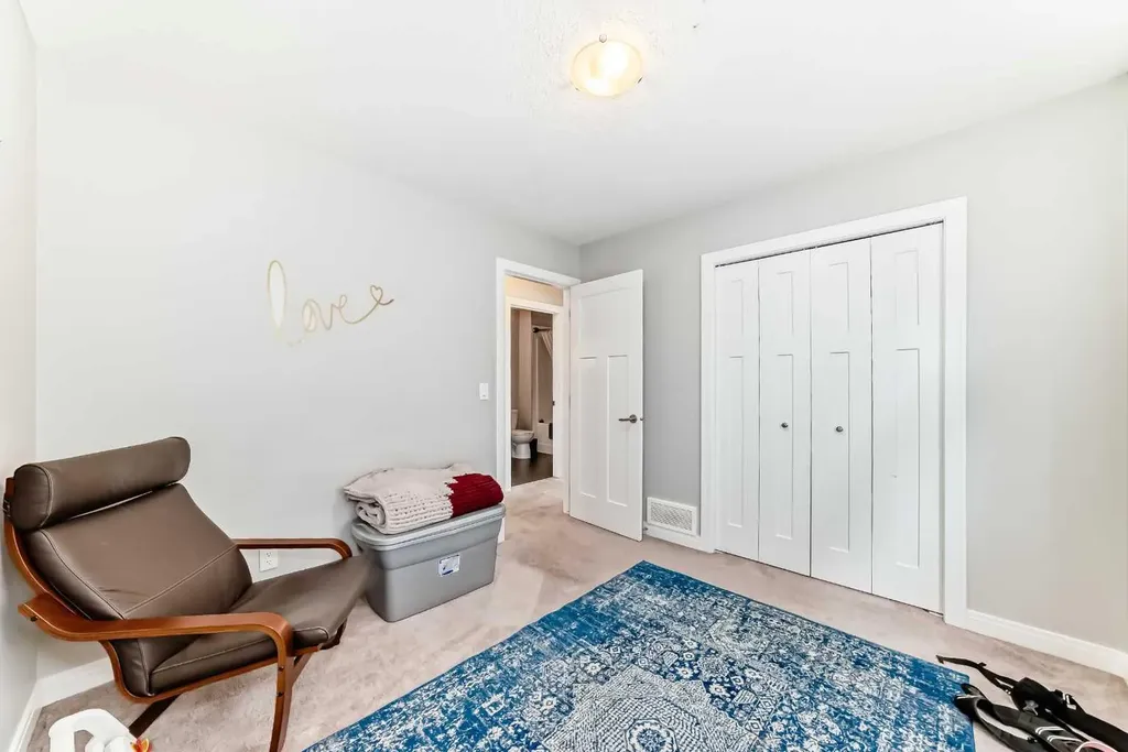 246 Cooperswood Green SW Airdrie AB T4B 3Y6