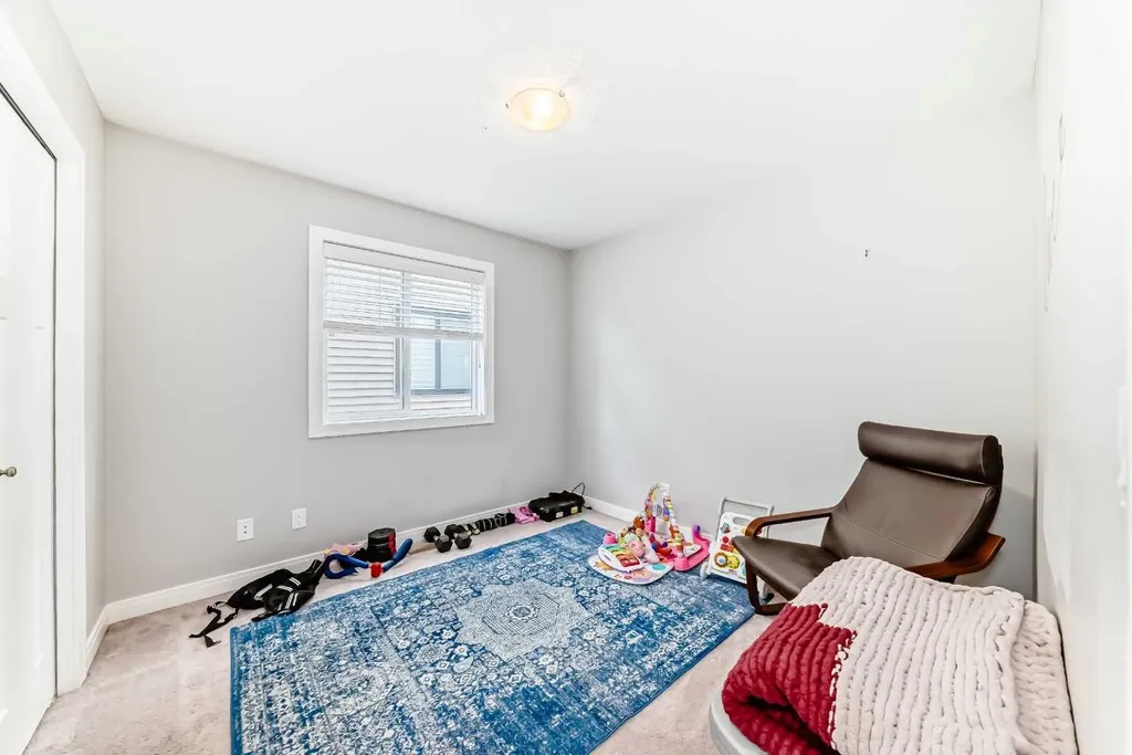 246 Cooperswood Green SW Airdrie AB T4B 3Y6