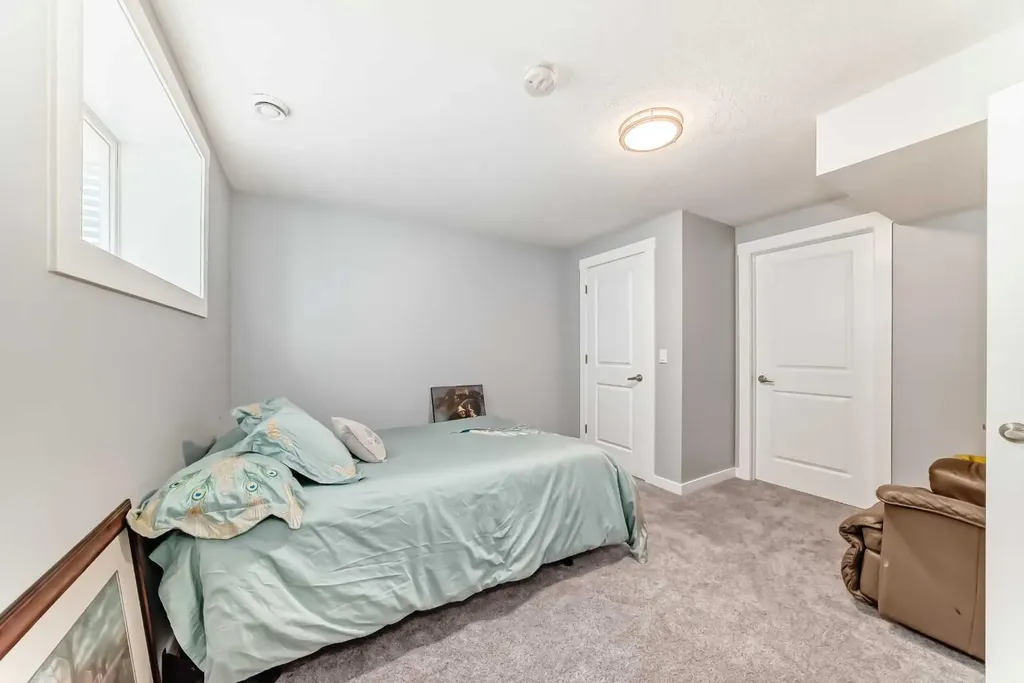 246 Cooperswood Green SW Airdrie AB T4B 3Y6
