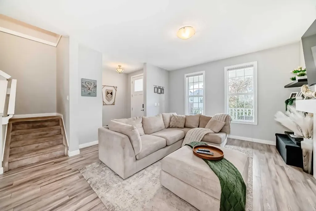 246 Cooperswood Green SW Airdrie AB T4B 3Y6