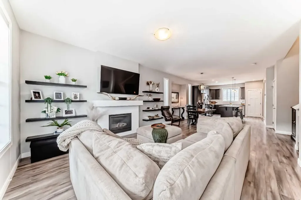 246 Cooperswood Green SW Airdrie AB T4B 3Y6