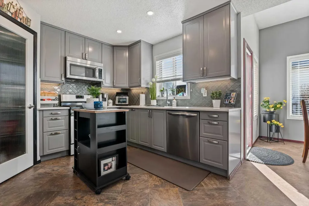22 Hidden Valley Manor NW Calgary AB T3A5V4