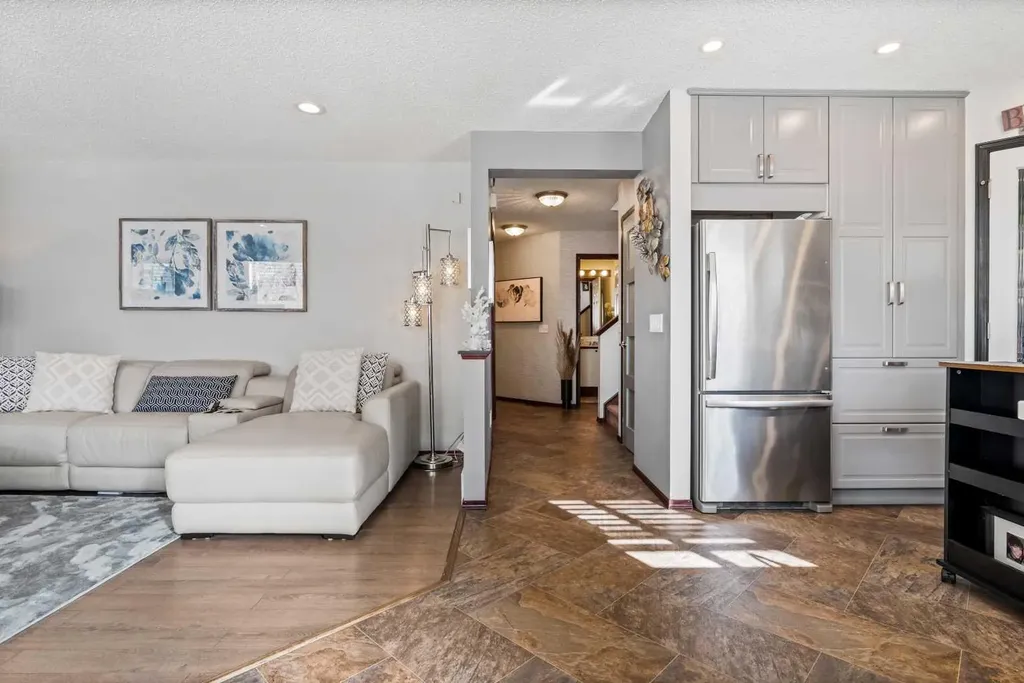 22 Hidden Valley Manor NW Calgary AB T3A5V4