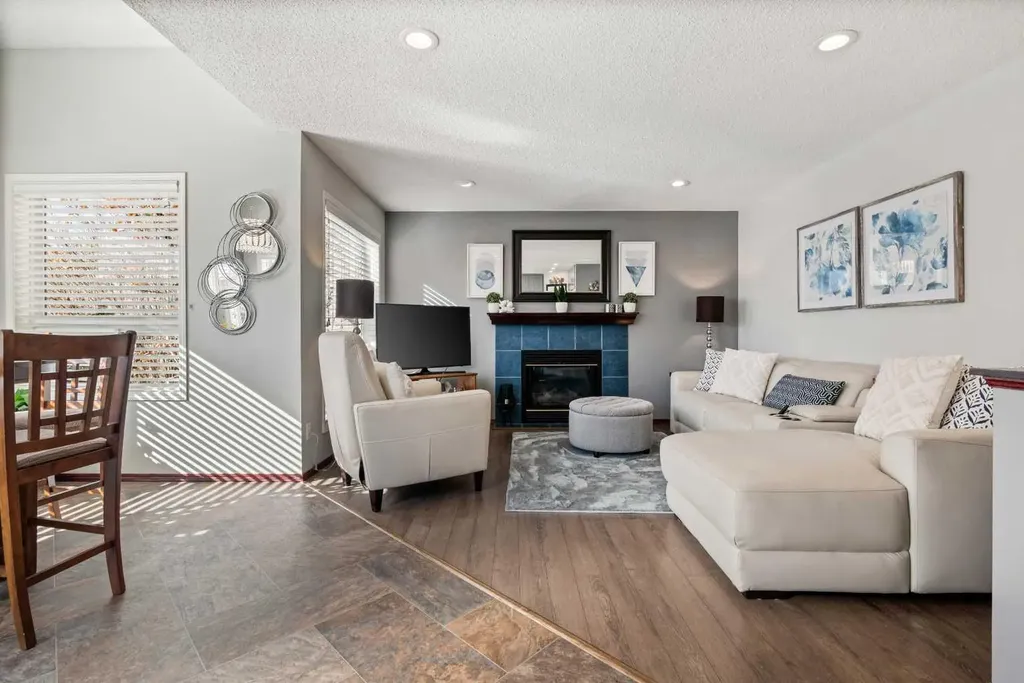 22 Hidden Valley Manor NW Calgary AB T3A5V4