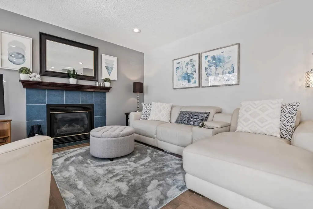 22 Hidden Valley Manor NW Calgary AB T3A5V4
