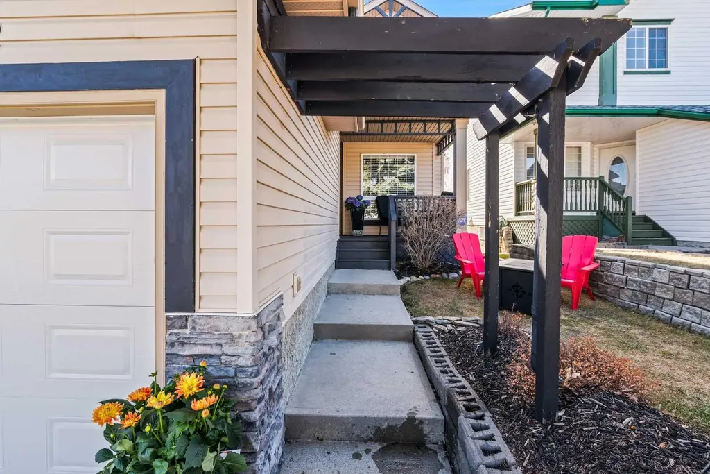 22 Hidden Valley Manor NW Calgary AB T3A5V4