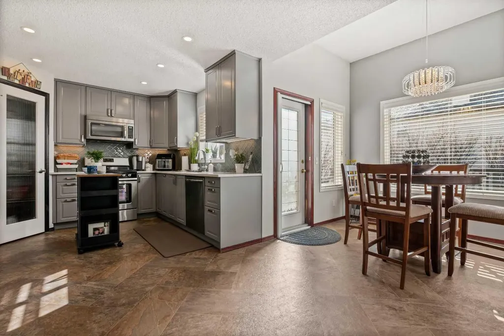 22 Hidden Valley Manor NW Calgary AB T3A5V4