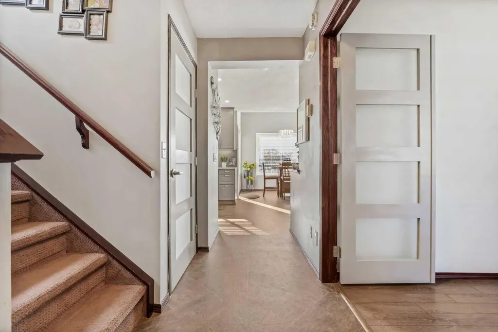 22 Hidden Valley Manor NW Calgary AB T3A5V4