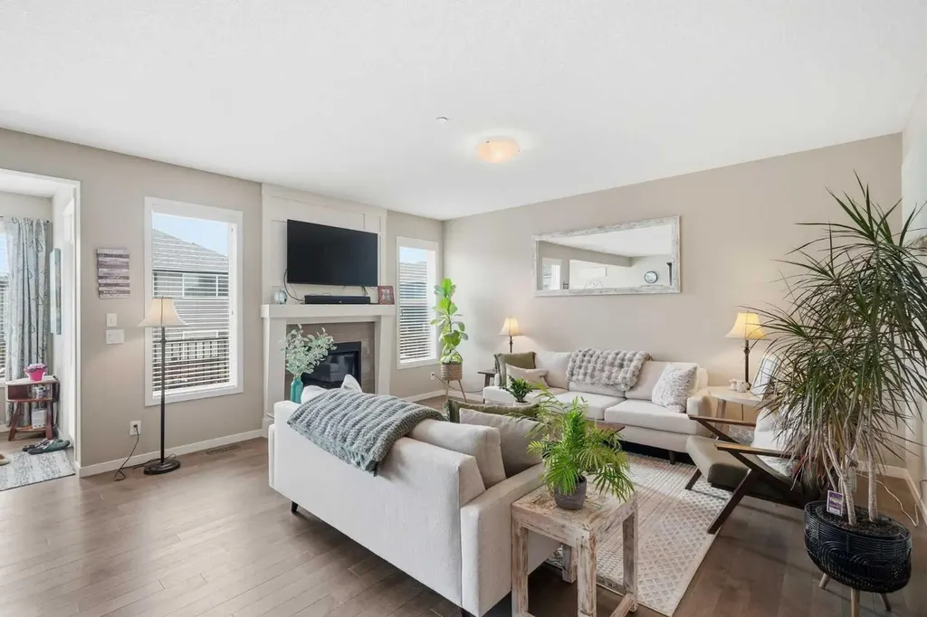 186 Howse Rise NE Calgary AB T3P 0X3