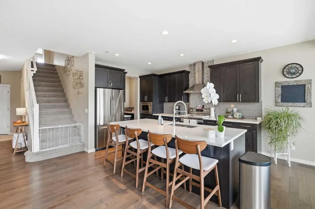 186 Howse Rise NE Calgary AB T3P 0X3