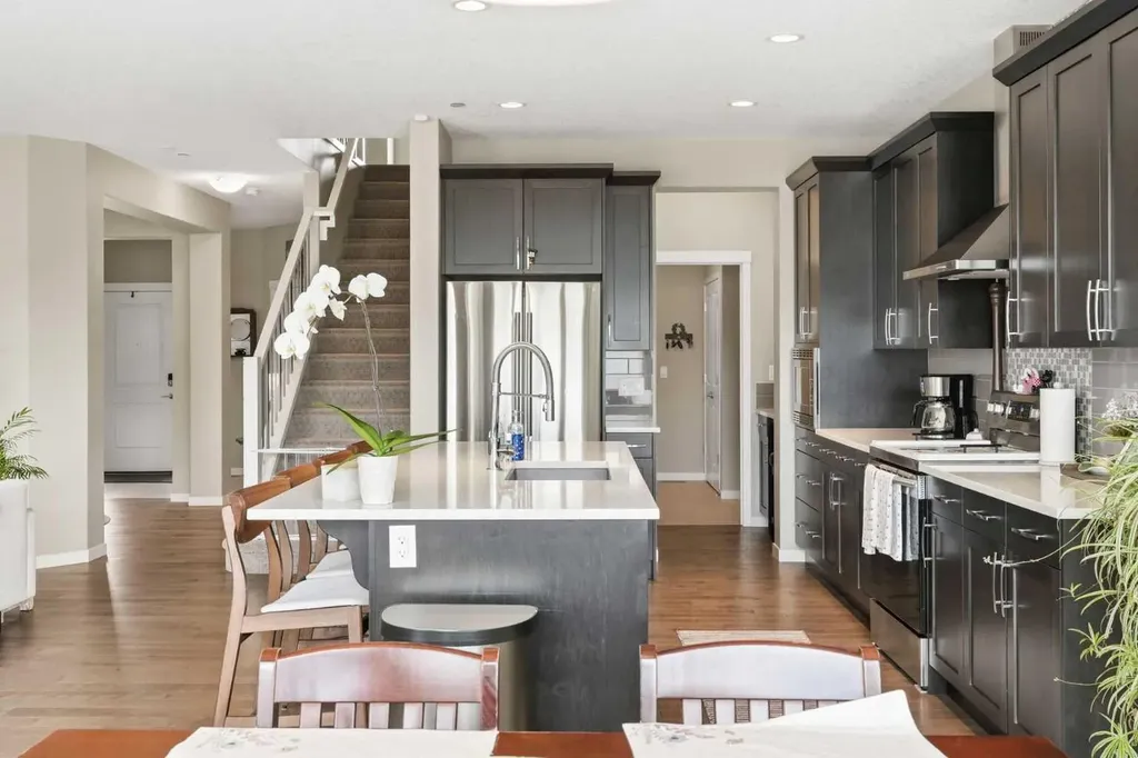 186 Howse Rise NE Calgary AB T3P 0X3