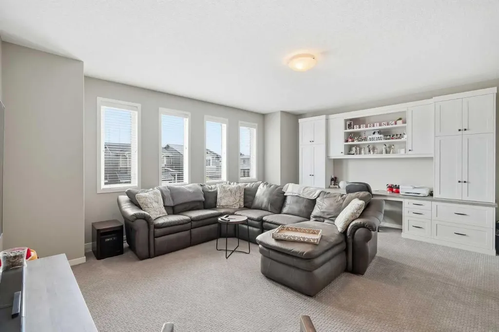 186 Howse Rise NE Calgary AB T3P 0X3