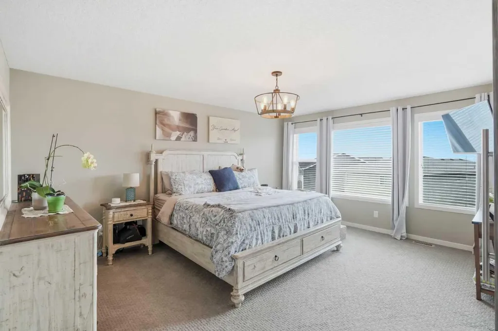 186 Howse Rise NE Calgary AB T3P 0X3