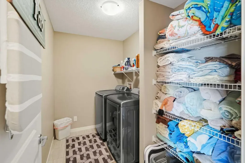 186 Howse Rise NE Calgary AB T3P 0X3
