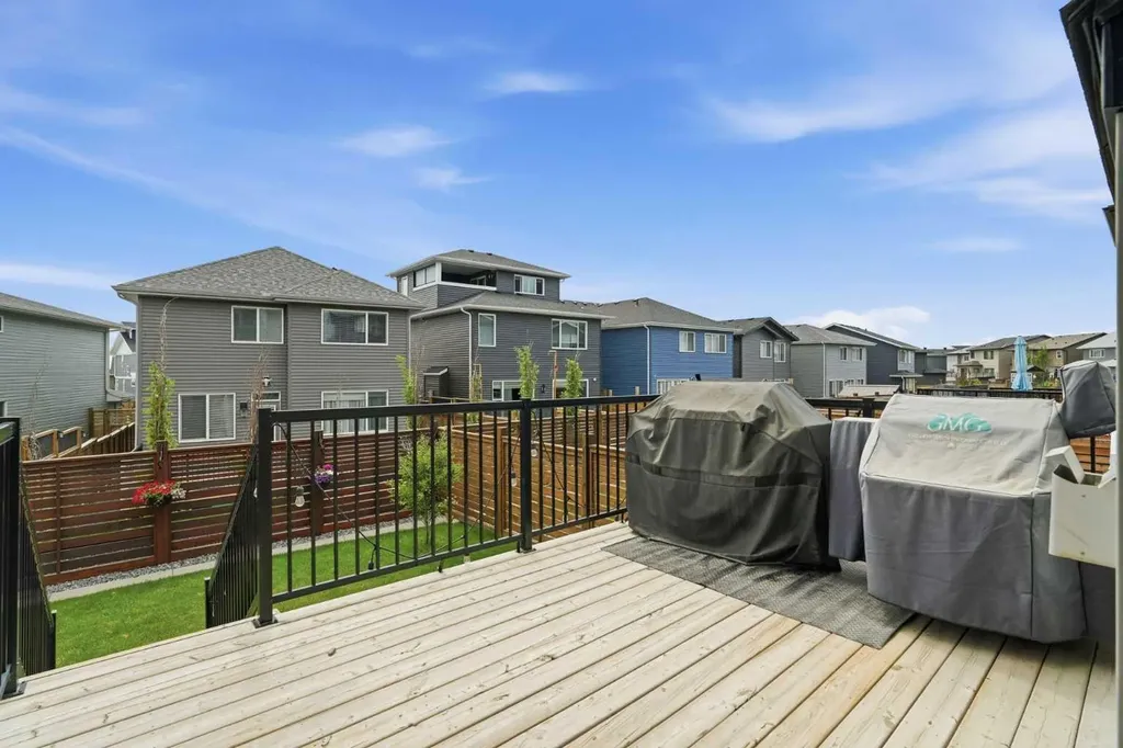 186 Howse Rise NE Calgary AB T3P 0X3